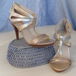 Bandolino metallic sandals